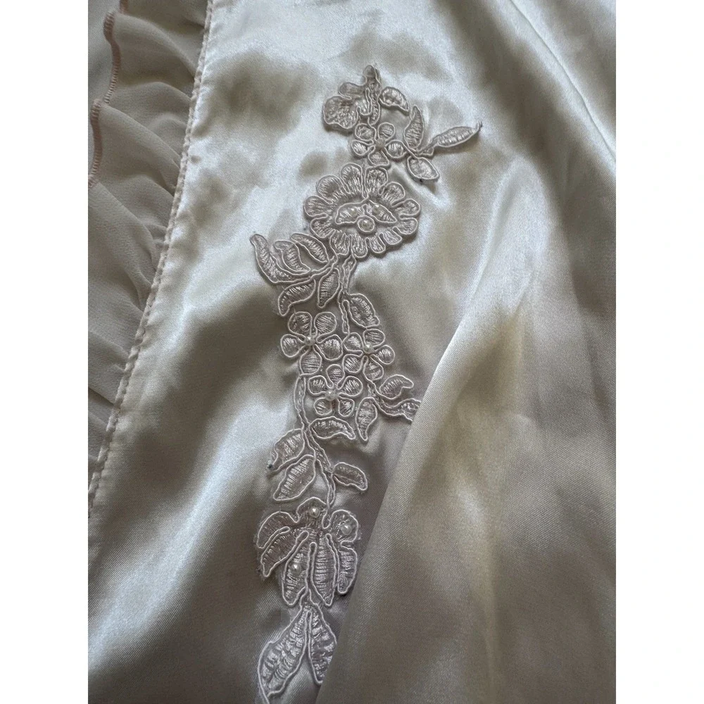 Donatelli sleeveless robe